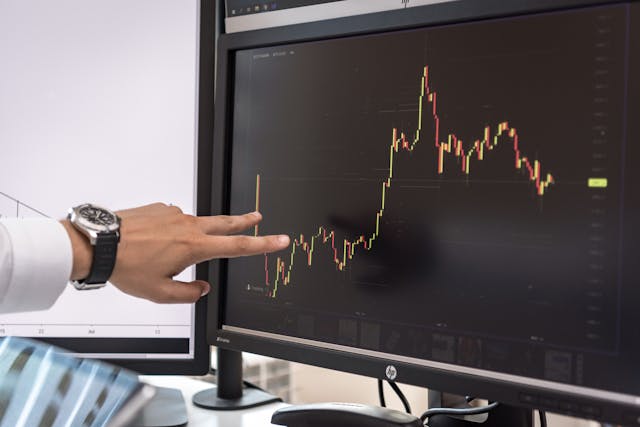 Harga Minyak Dunia Naik Tajam Dipicu Ketegangan Geopolitik Global, Pasar Energi Hadapi Tekanan dan Ketidakpastian