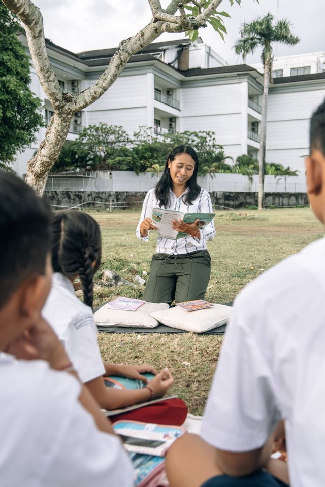 Hari Guru Nasional Diperingati dengan Berbagai Apresiasi untuk Dunia Pendidikan Indonesia
