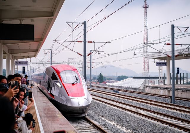 Utang Whoosh Rp116 Triliun Resmi Diambil Alih Kemenkeu, Dikelola Lewat SMV Tanpa Bebani APBN
